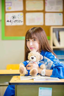 两个女儿和爸爸的搞笑视频